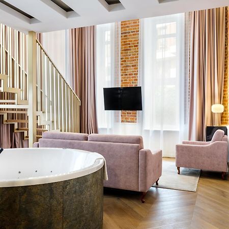 Golden Queen Deluxe Jacuzzi Apartments - Old Town 克拉科夫 外观 照片