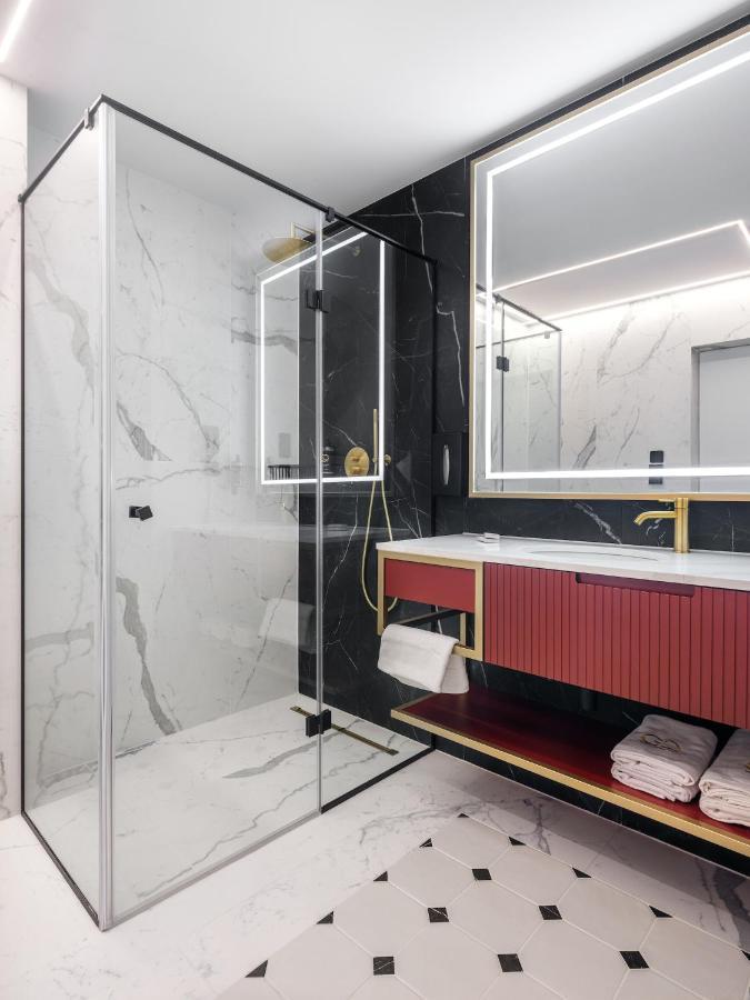 Golden Queen Deluxe Jacuzzi Apartments - Old Town 克拉科夫 外观 照片