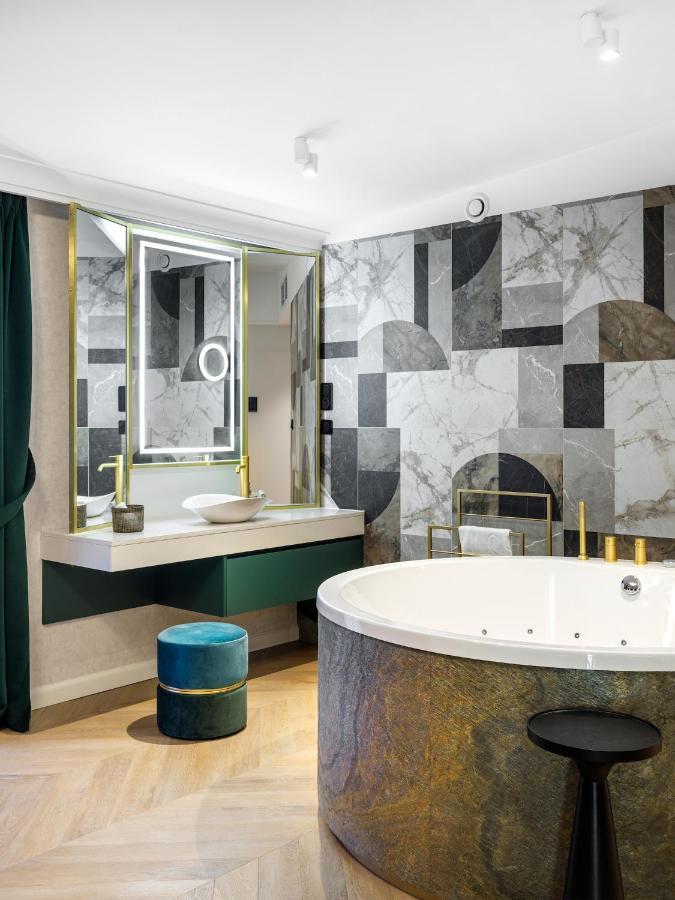 Golden Queen Deluxe Jacuzzi Apartments - Old Town 克拉科夫 外观 照片