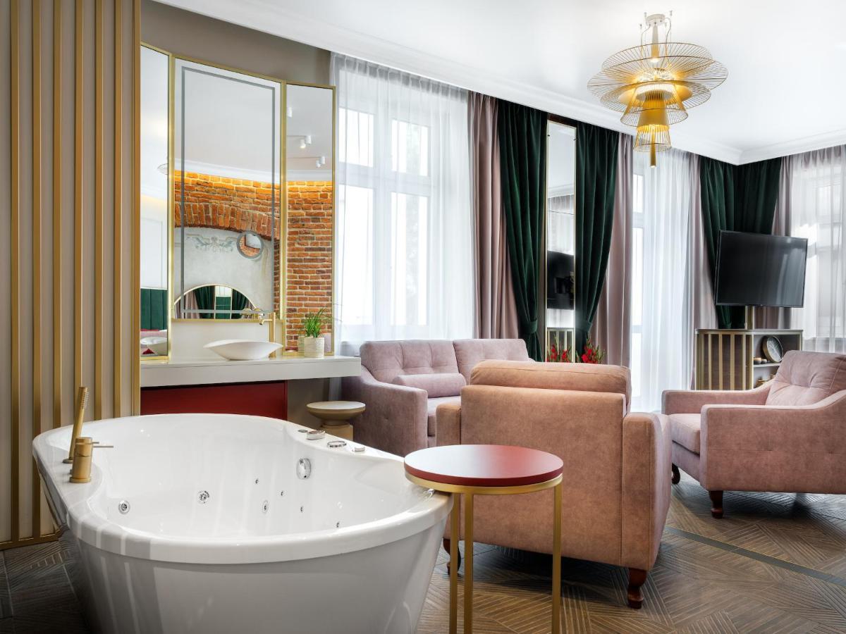 Golden Queen Deluxe Jacuzzi Apartments - Old Town 克拉科夫 外观 照片