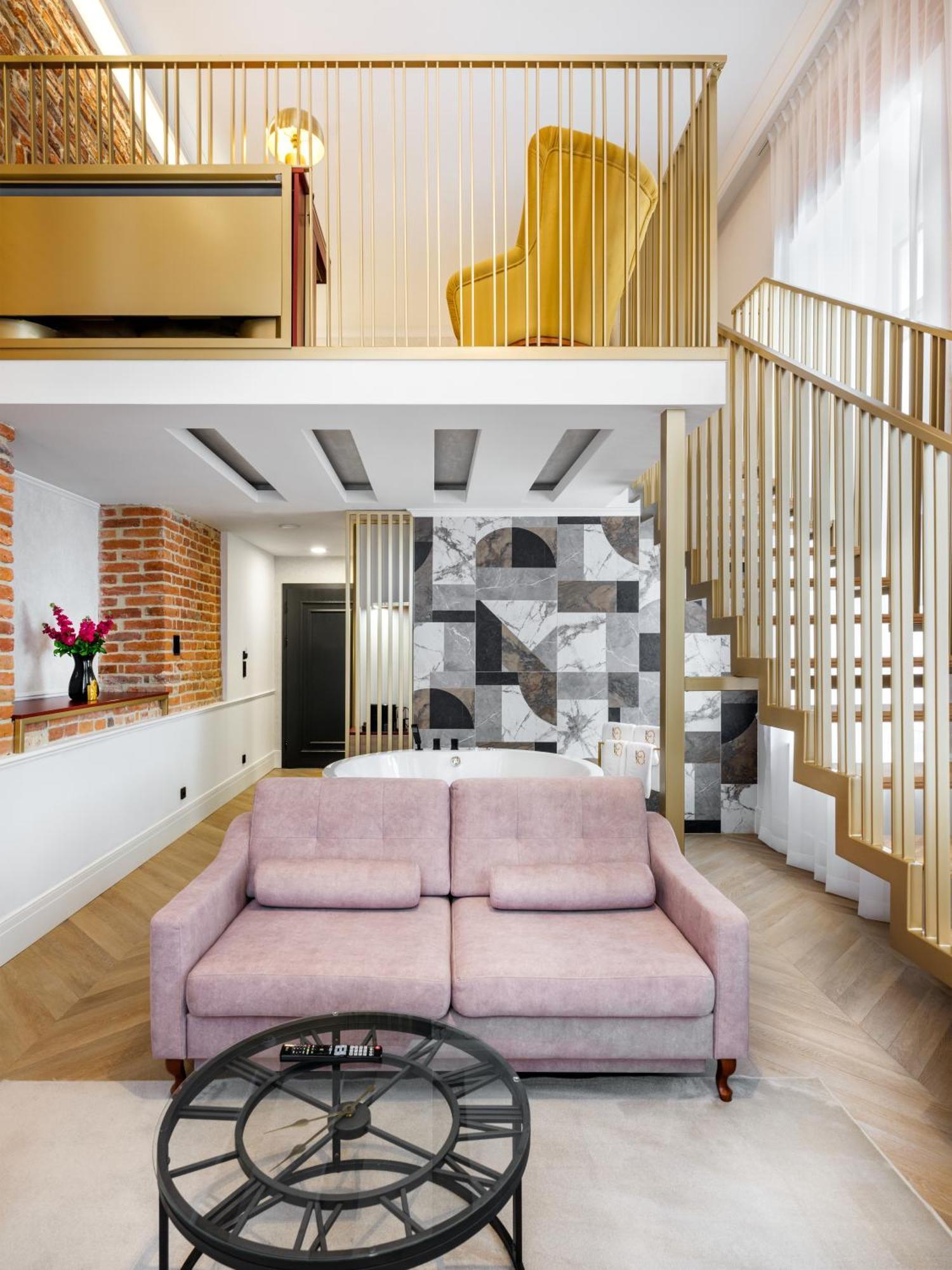 Golden Queen Deluxe Jacuzzi Apartments - Old Town 克拉科夫 外观 照片