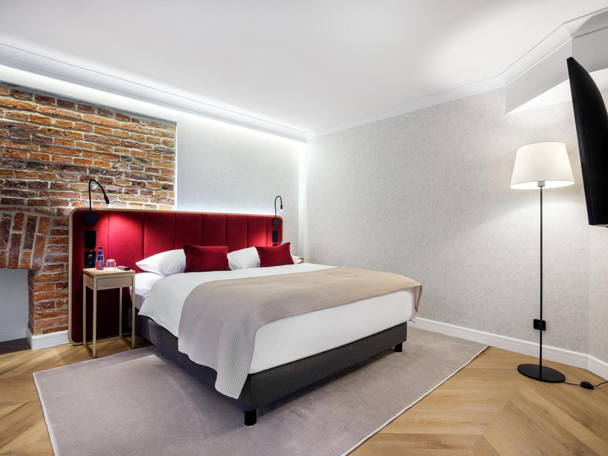 Golden Queen Deluxe Jacuzzi Apartments - Old Town 克拉科夫 外观 照片